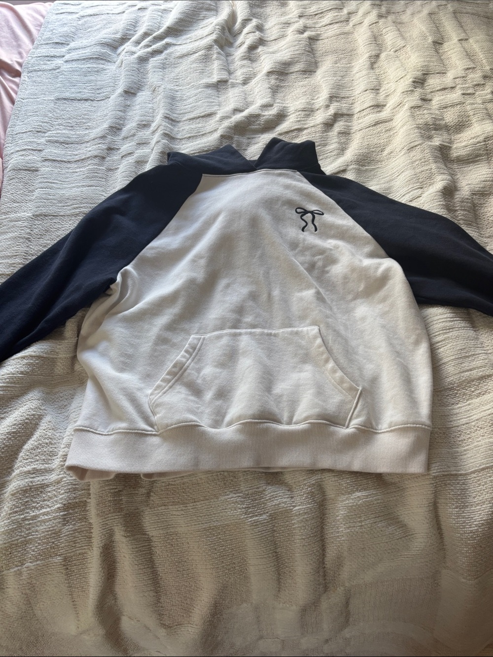Aeropostale White and Black Raglan Pullover Hoodie